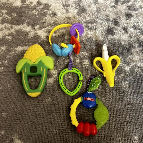 Nuby-Fisher-Price-Lamaze Baby Teethers and Rattles - Picture 1 of 4